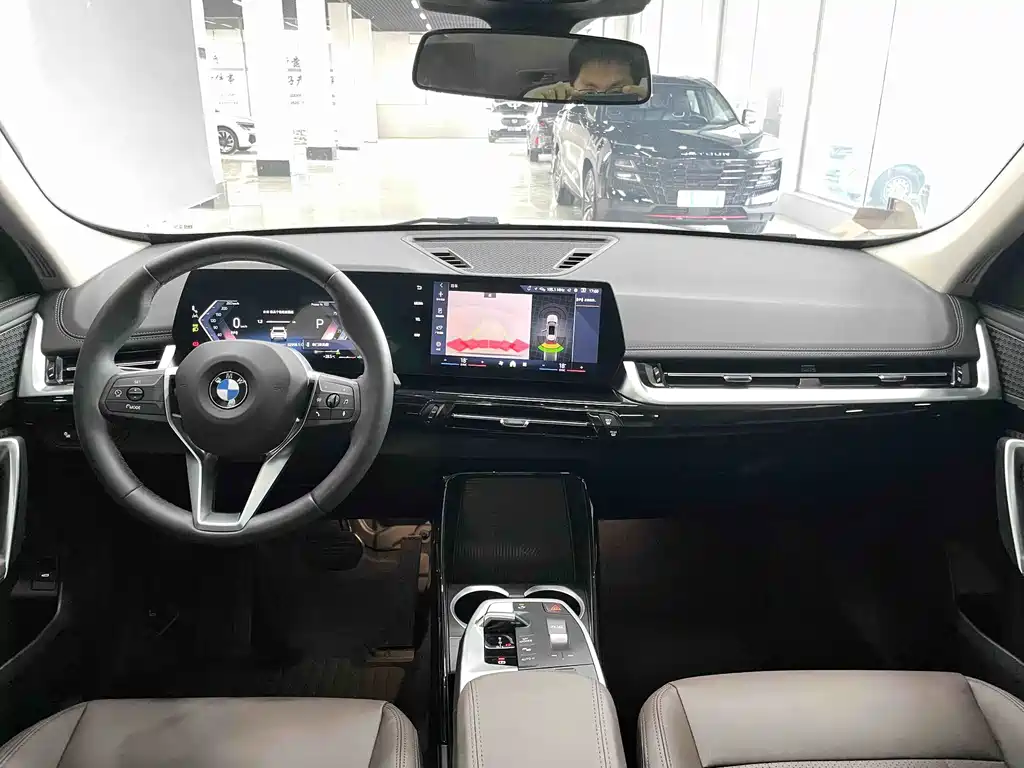 BMW X1 — фото 9