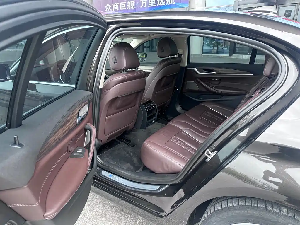 BMW 5 Series New Energy — фото 11