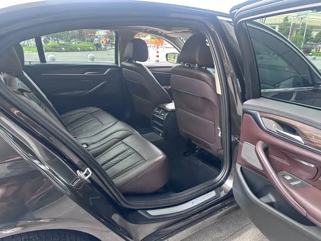 BMW 5 Series New Energy — фото 15
