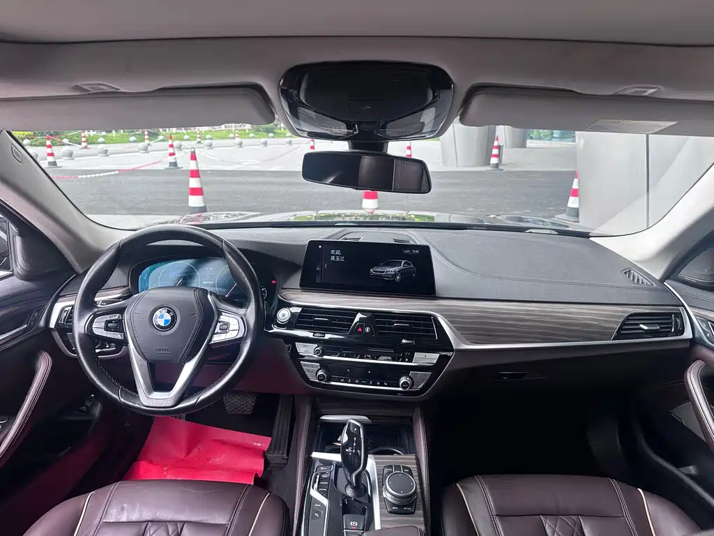 BMW 5 Series New Energy — фото 16