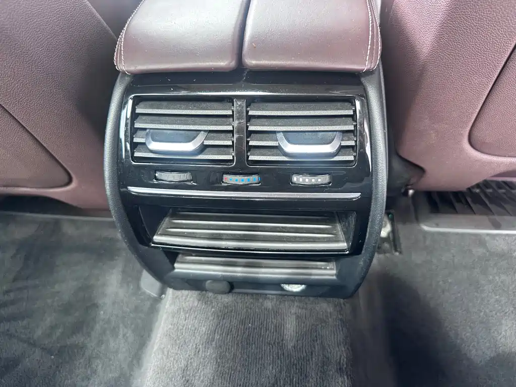 BMW 5 Series New Energy — фото 21