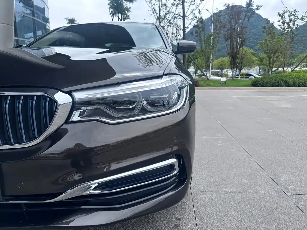 BMW 5 Series New Energy — фото 7