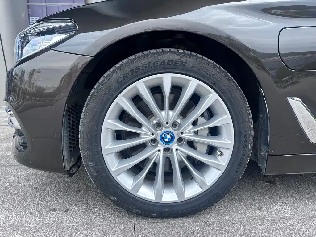 BMW 5 Series New Energy — фото 8