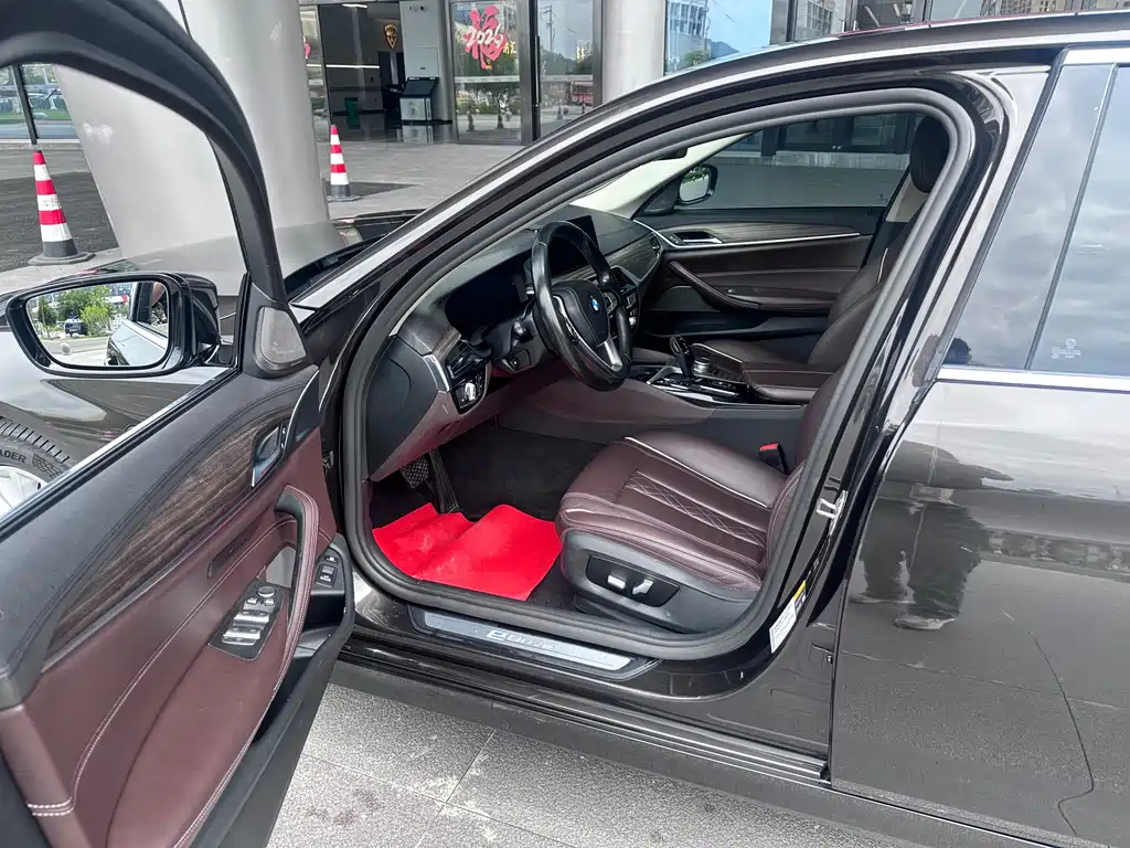 BMW 5 Series New Energy — фото 10