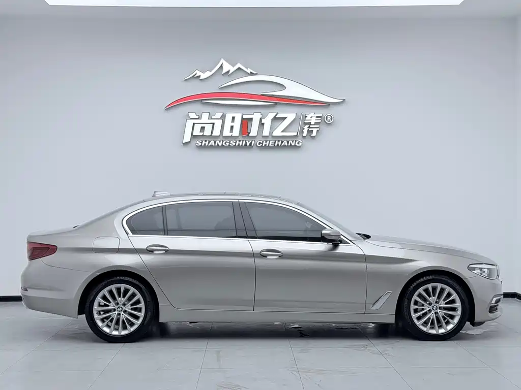 BMW 5 Series — фото 4