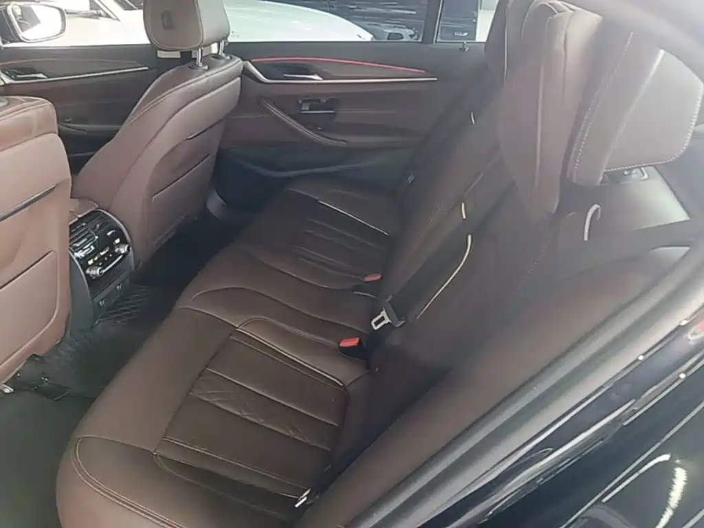 BMW 5 Series New Energy — фото 17