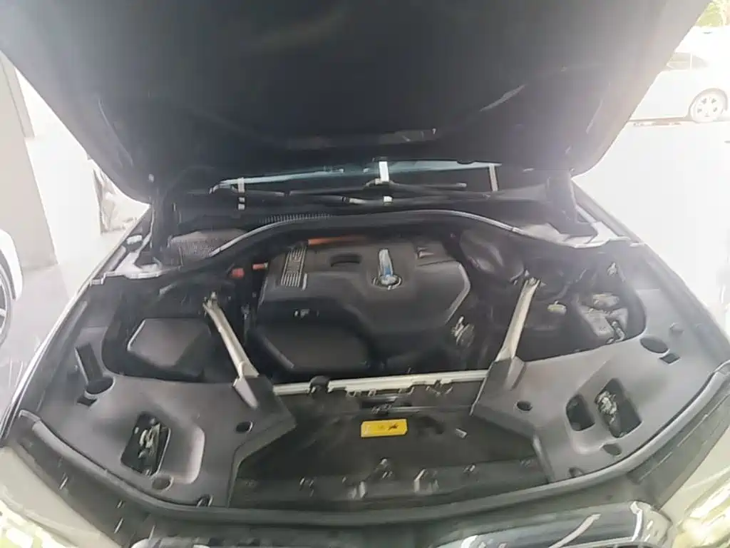 BMW 5 Series New Energy — фото 20