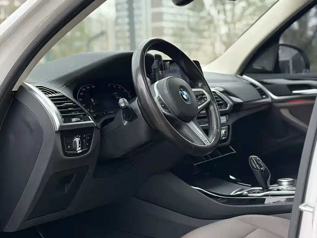 BMW X3 — фото 20