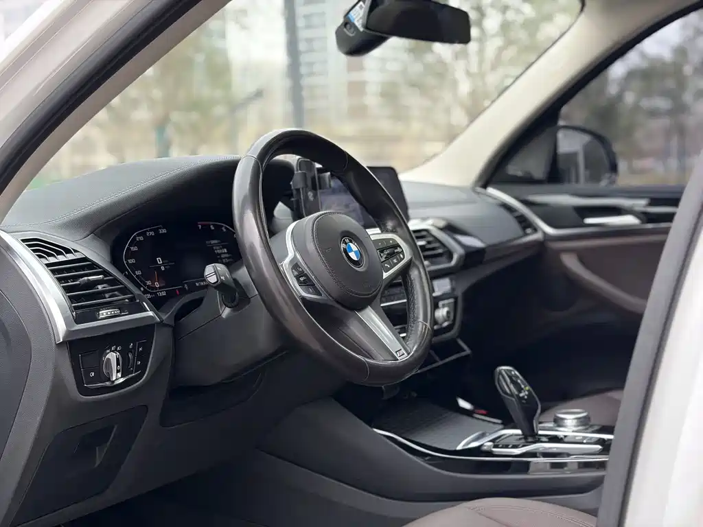 BMW X3 — фото 21