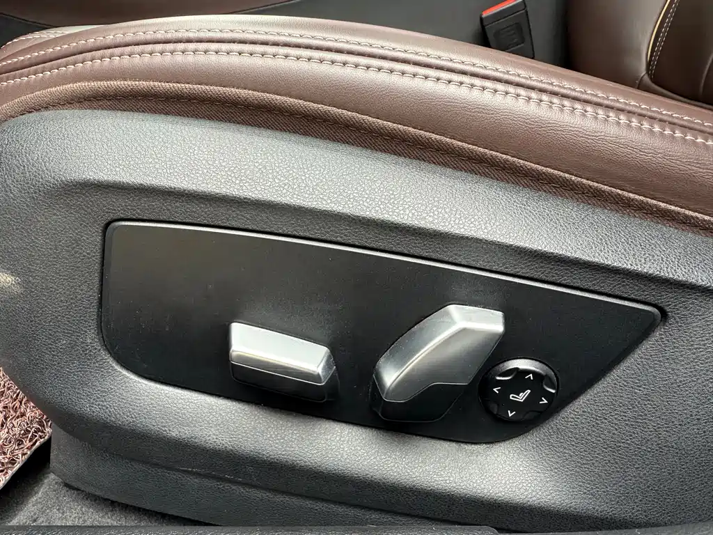 BMW 5 Series — фото 10