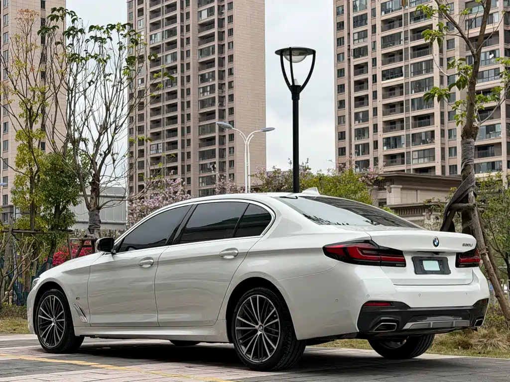 BMW 5 Series — фото 4