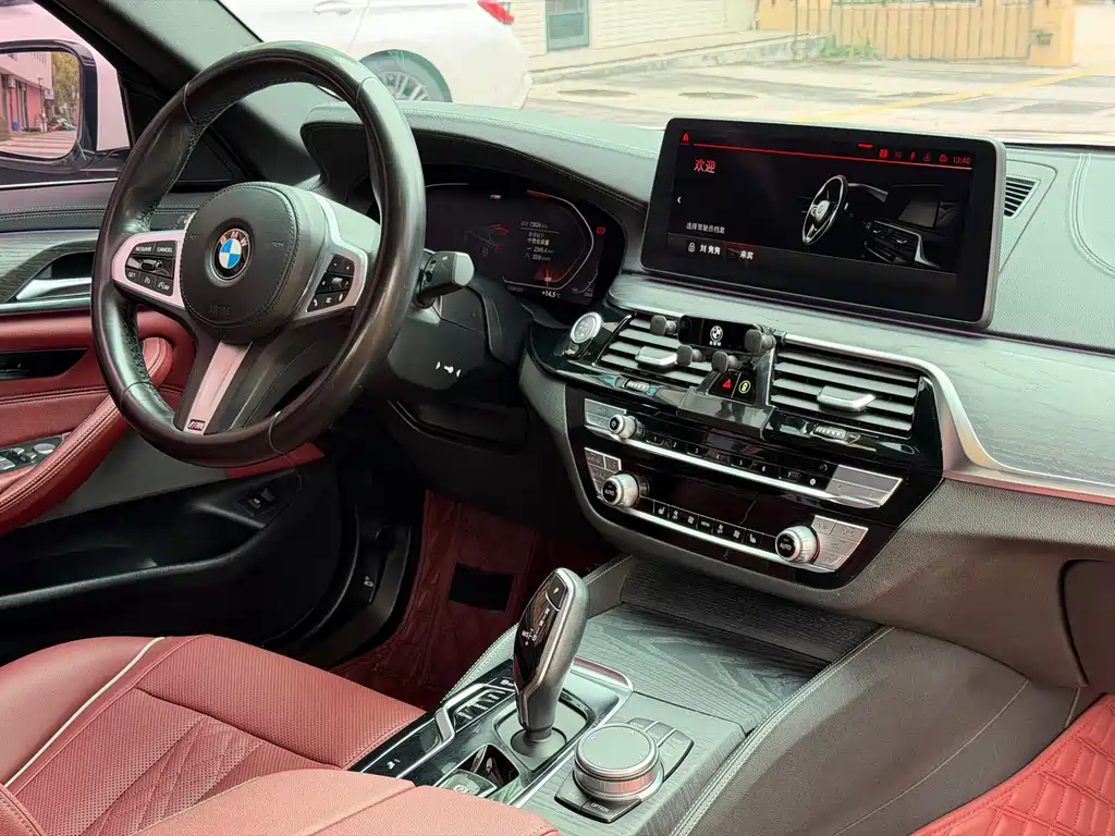 BMW 5 Series — фото 9