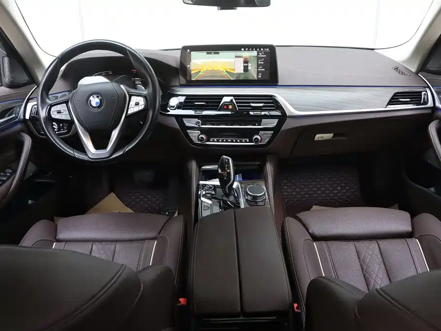 BMW 5 Series — фото 24