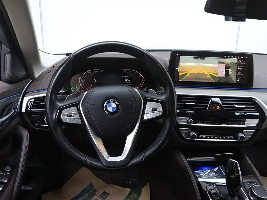 BMW 5 Series — фото 29