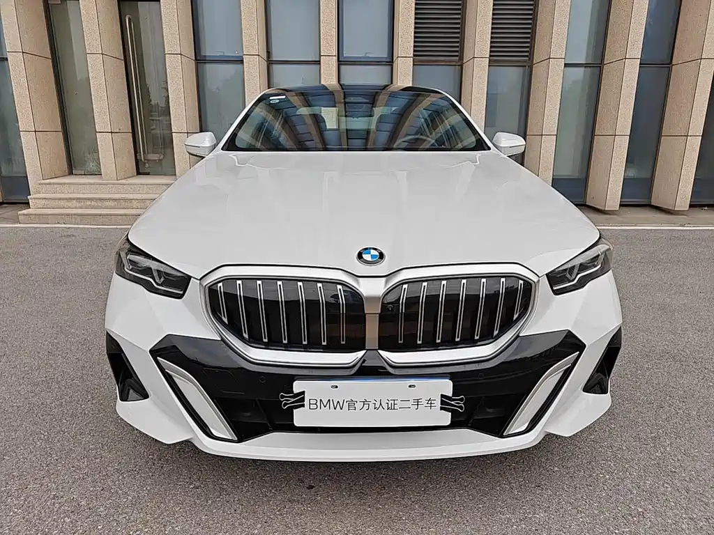 BMW 5 Series — фото 3