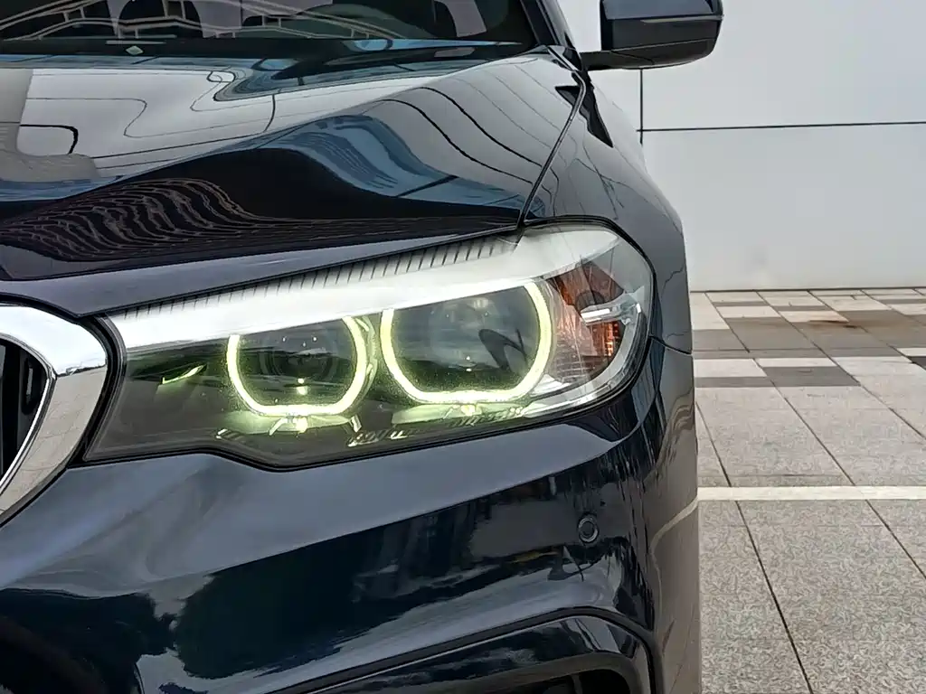 BMW 5 Series — фото 20