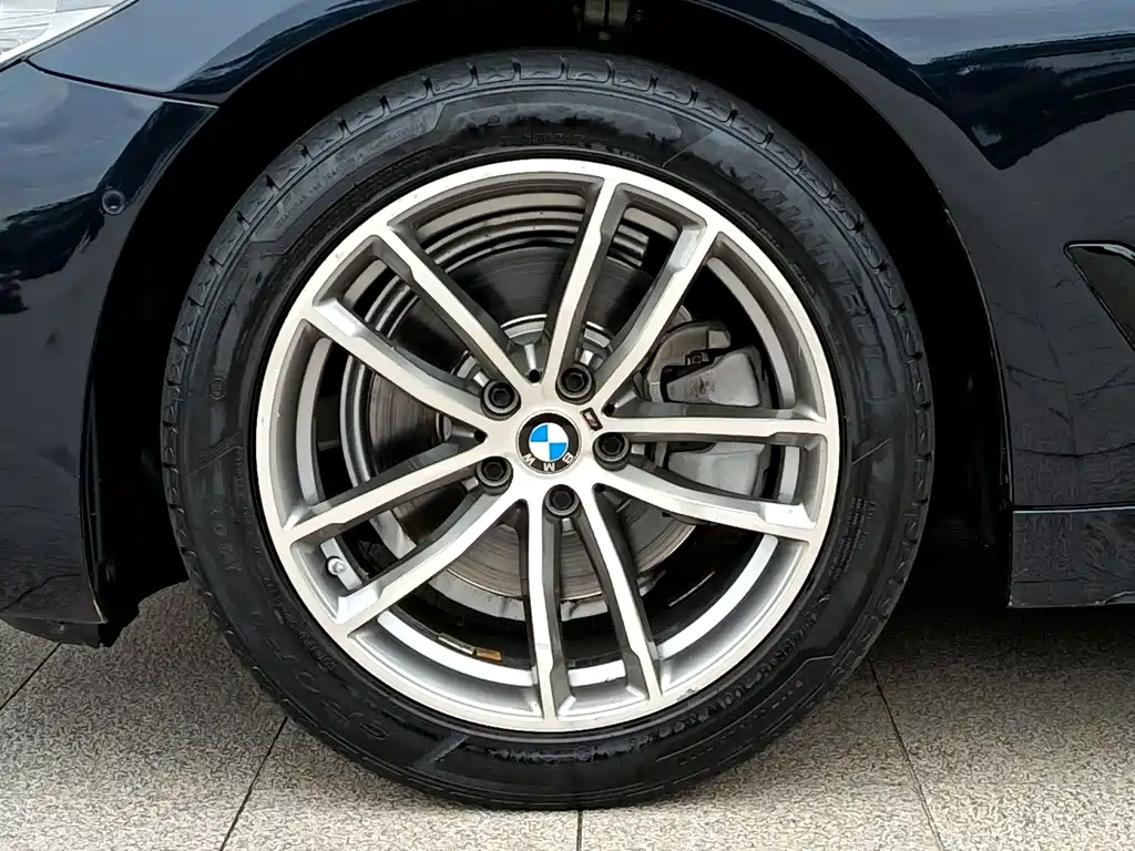 BMW 5 Series — фото 22