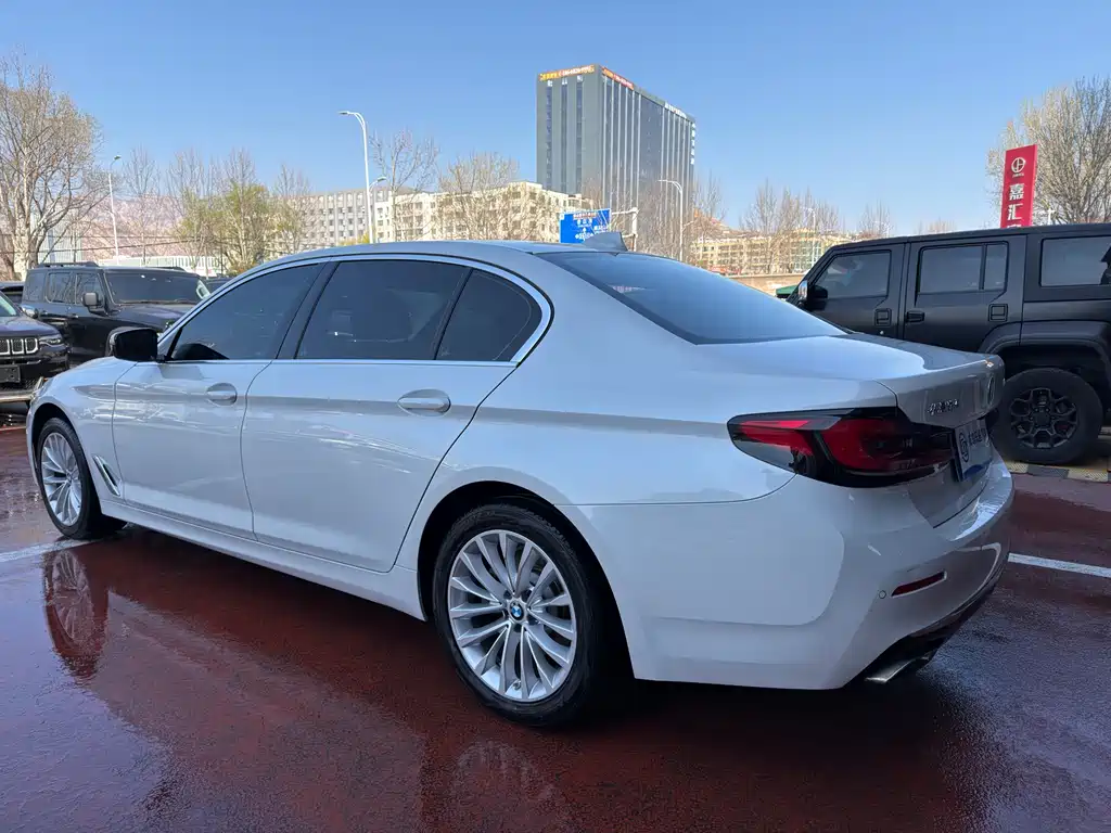BMW 5 Series — фото 4