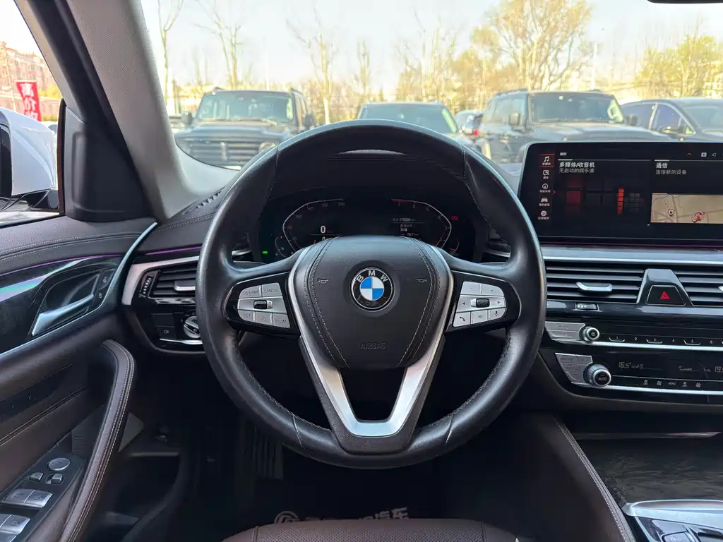 BMW 5 Series — фото 10