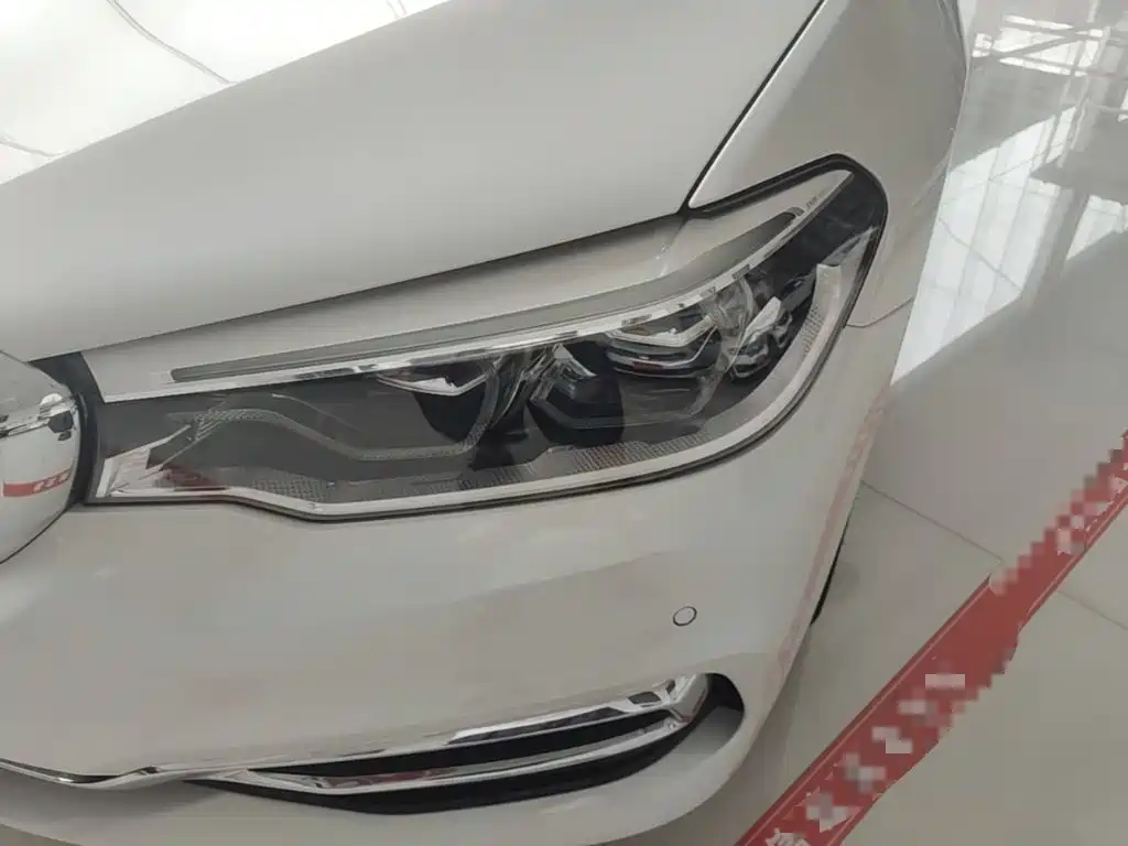 BMW 5 Series — фото 24