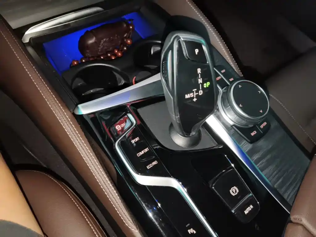 BMW 5 Series — фото 10