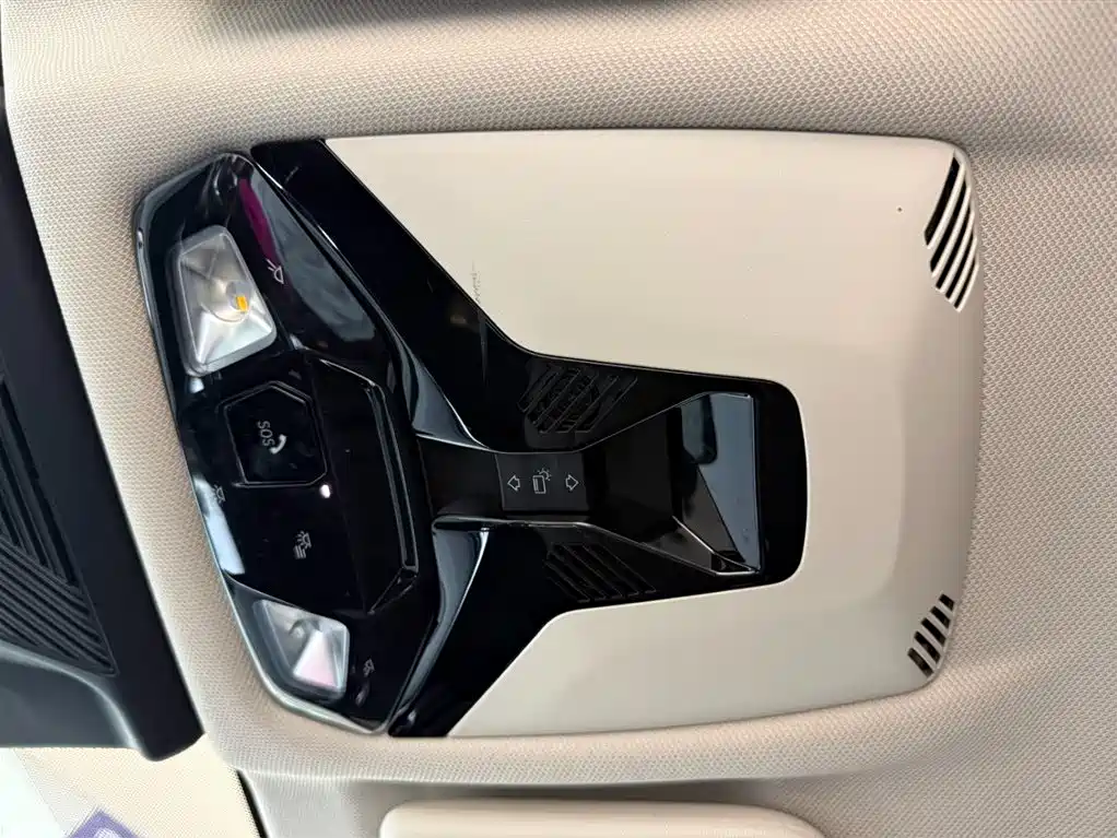 BMW X1 — фото 14
