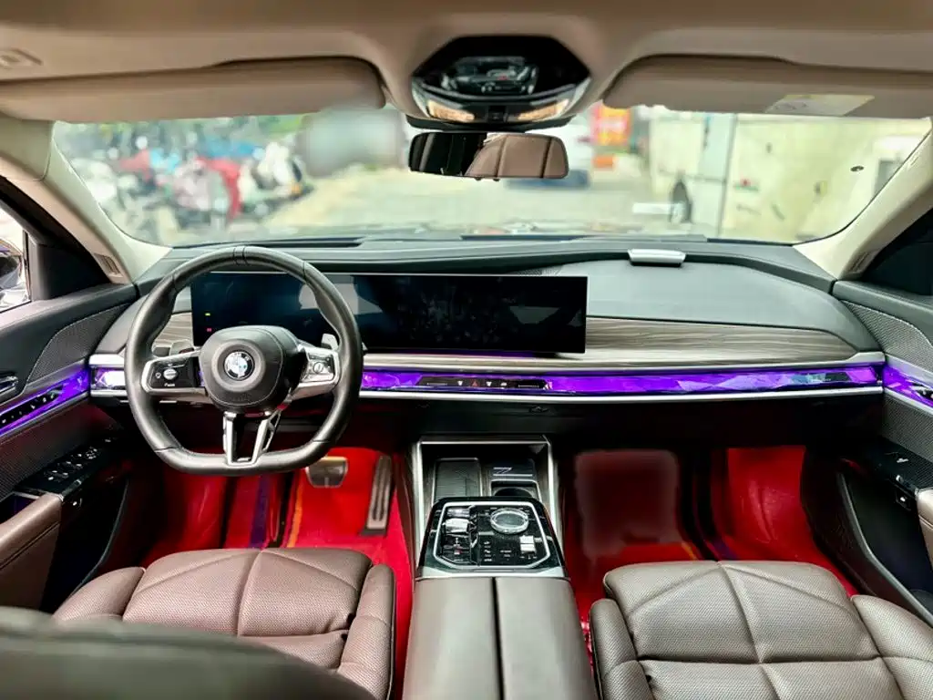 BMW 7 Series — фото 19