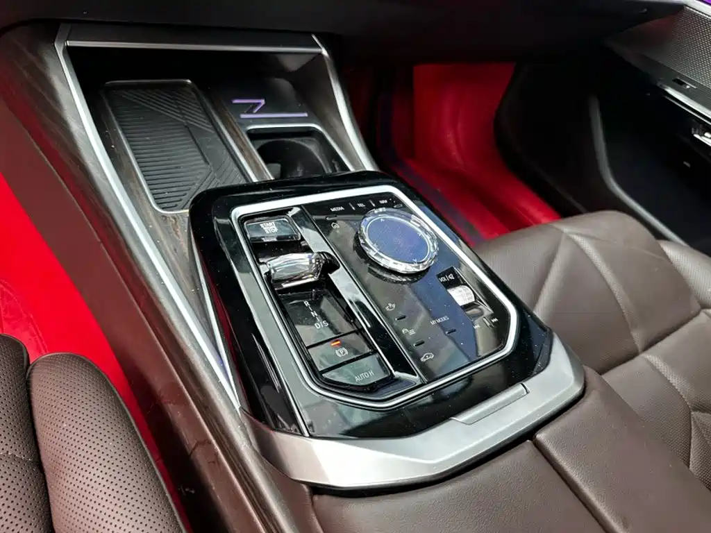 BMW 7 Series — фото 22
