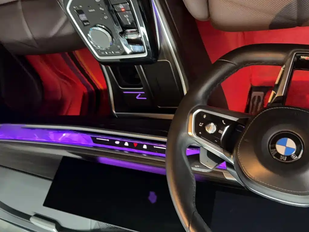 BMW 7 Series — фото 10