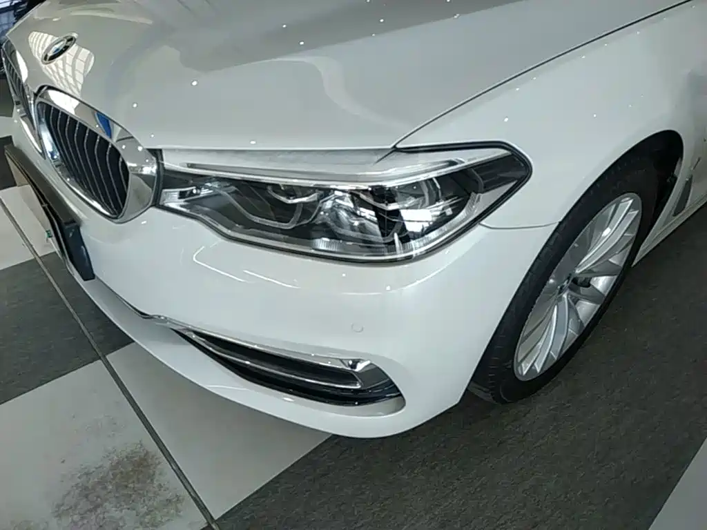 BMW 5 Series New Energy — фото 24