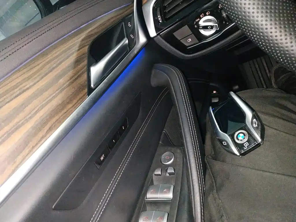 BMW 5 Series New Energy — фото 9