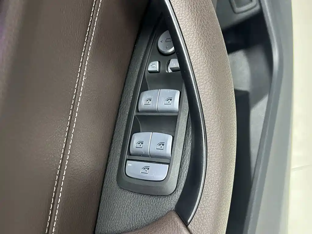 BMW X1 — фото 11