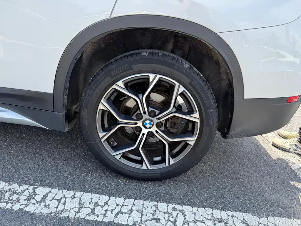 BMW X1 — фото 11