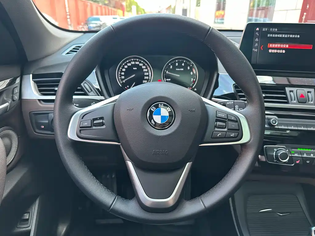 BMW X1 — фото 8