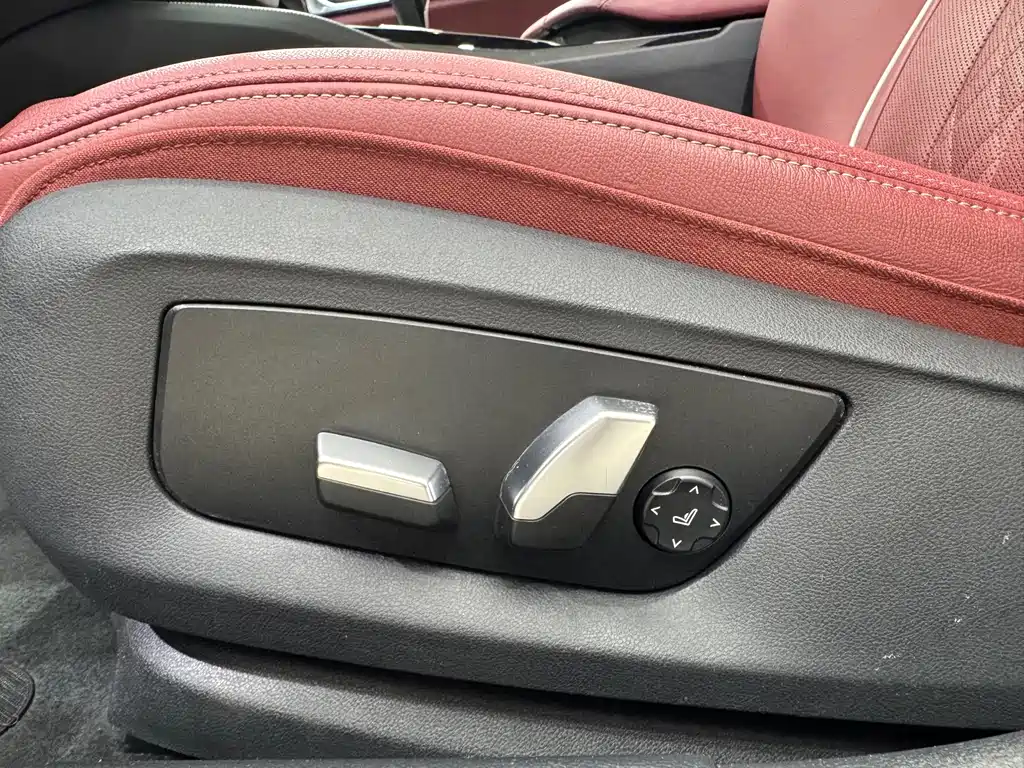 BMW 5 Series — фото 16
