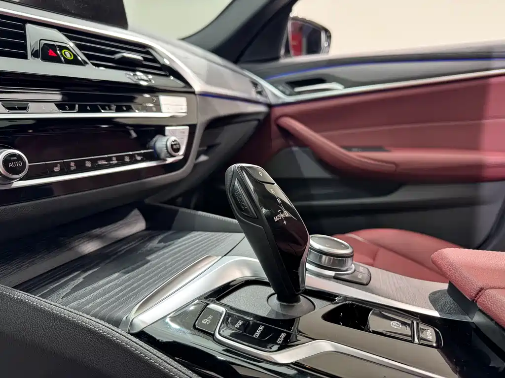 BMW 5 Series — фото 20