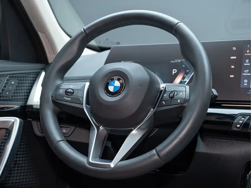 BMW X1 — фото 11