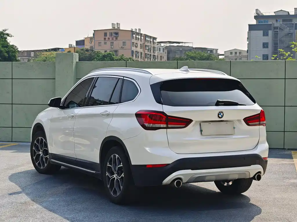 BMW X1 — фото 9
