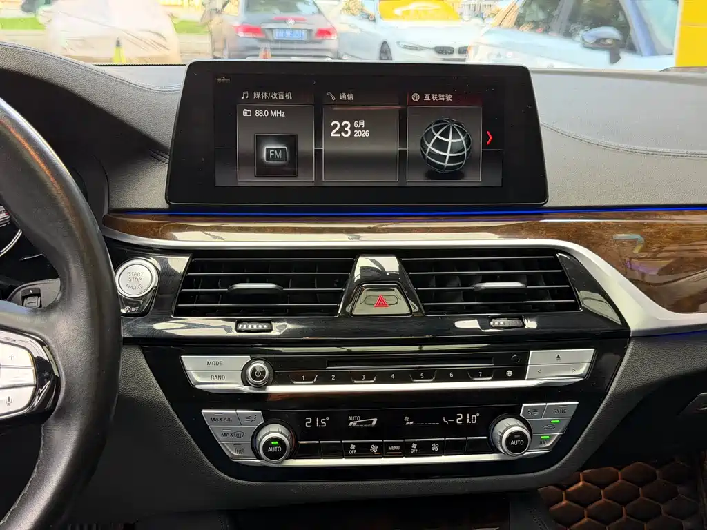 BMW 5 Series — фото 13