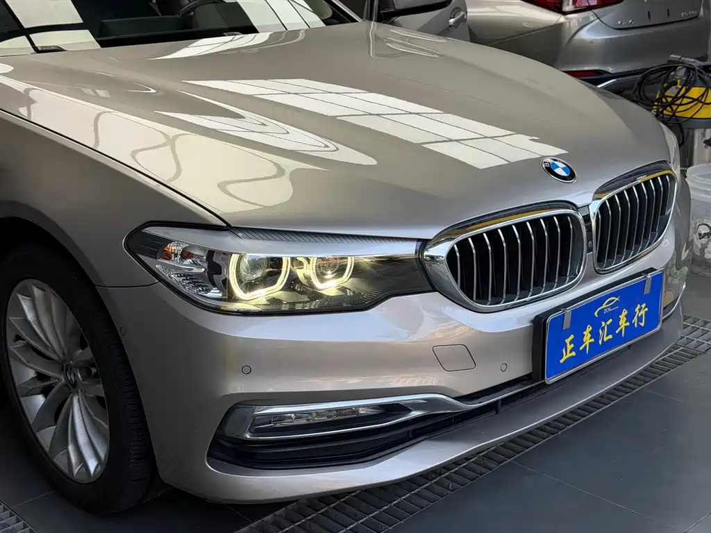 BMW 5 Series — фото 17