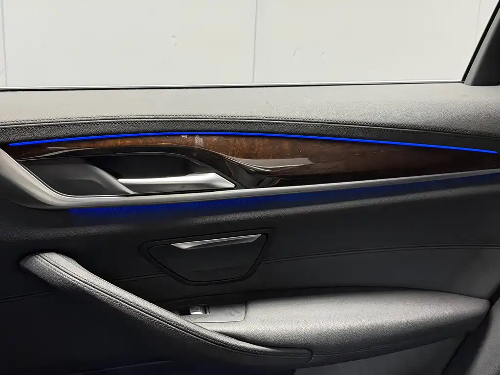 BMW 5 Series — фото 18