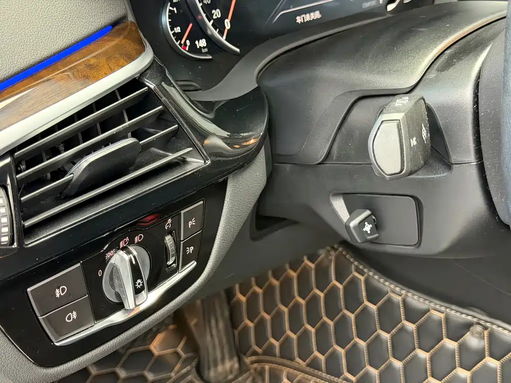 BMW 5 Series — фото 10