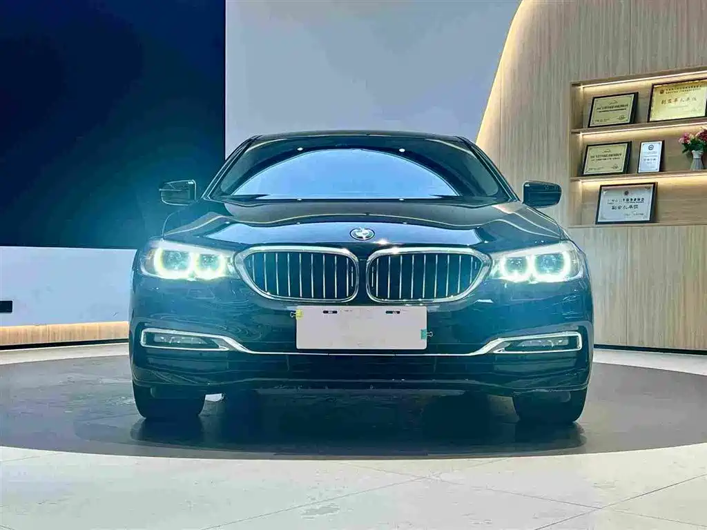 BMW 5 Series — фото 2