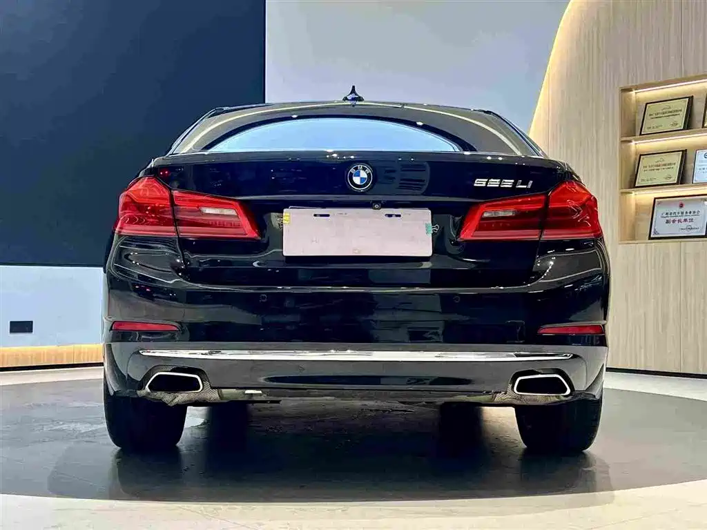 BMW 5 Series — фото 6