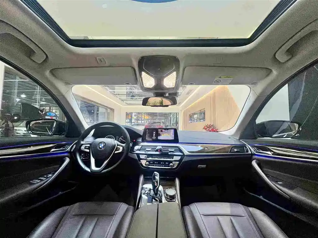 BMW 5 Series — фото 10