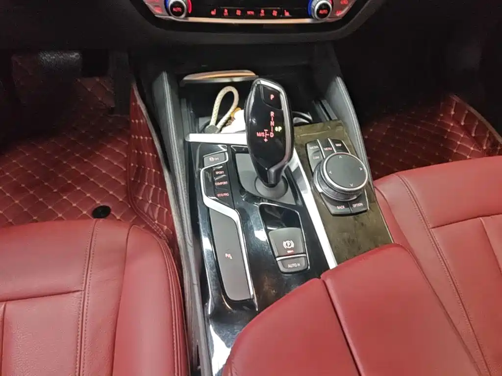 BMW 5 Series — фото 14