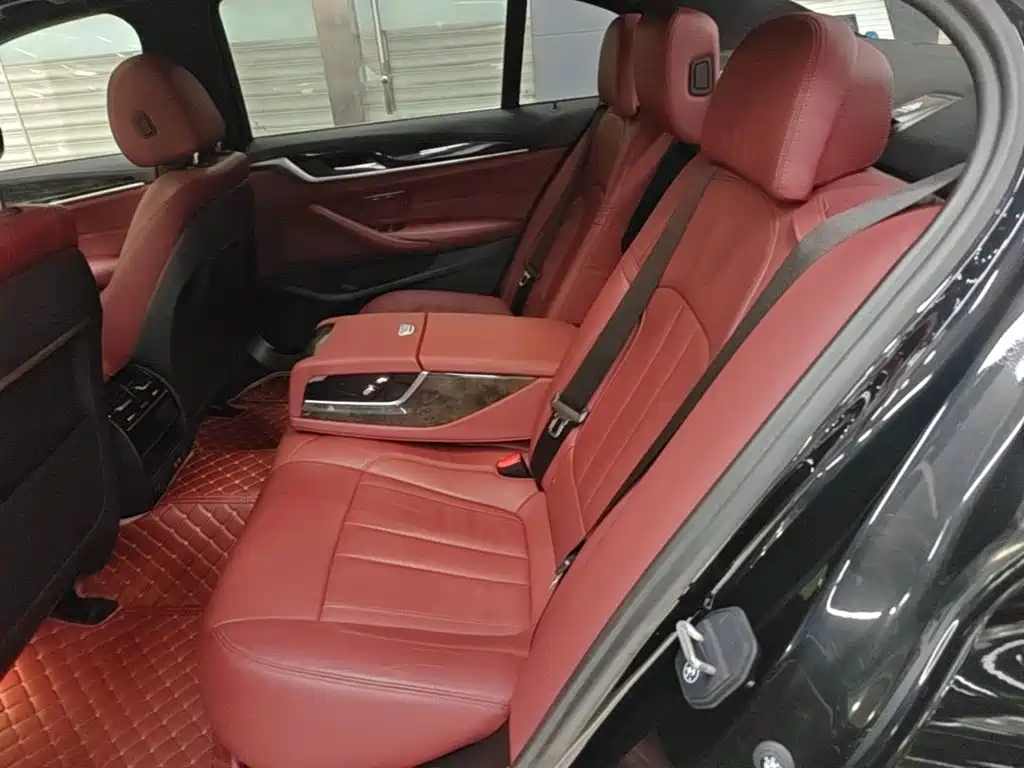BMW 5 Series — фото 17