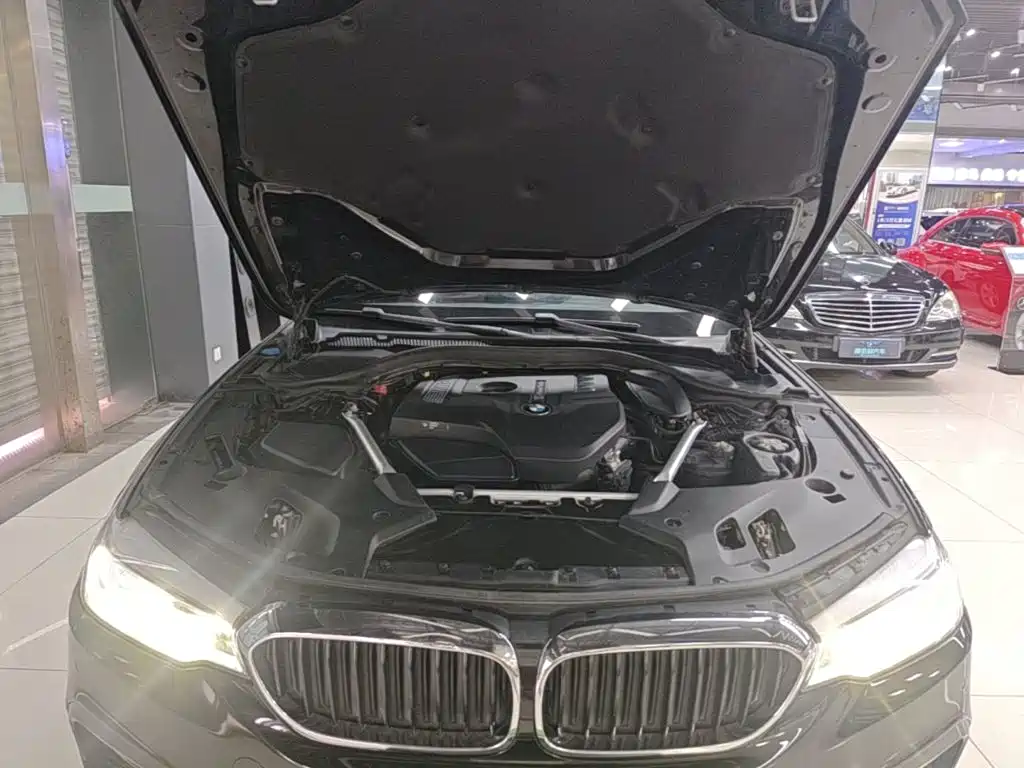 BMW 5 Series — фото 20
