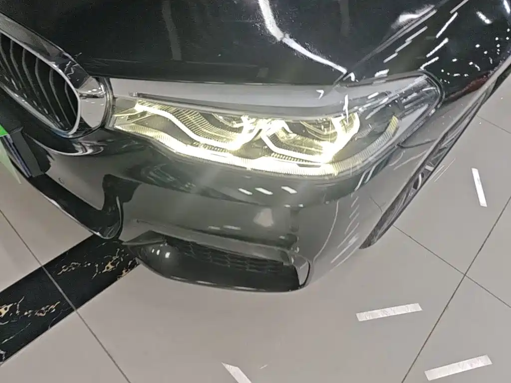 BMW 5 Series — фото 24
