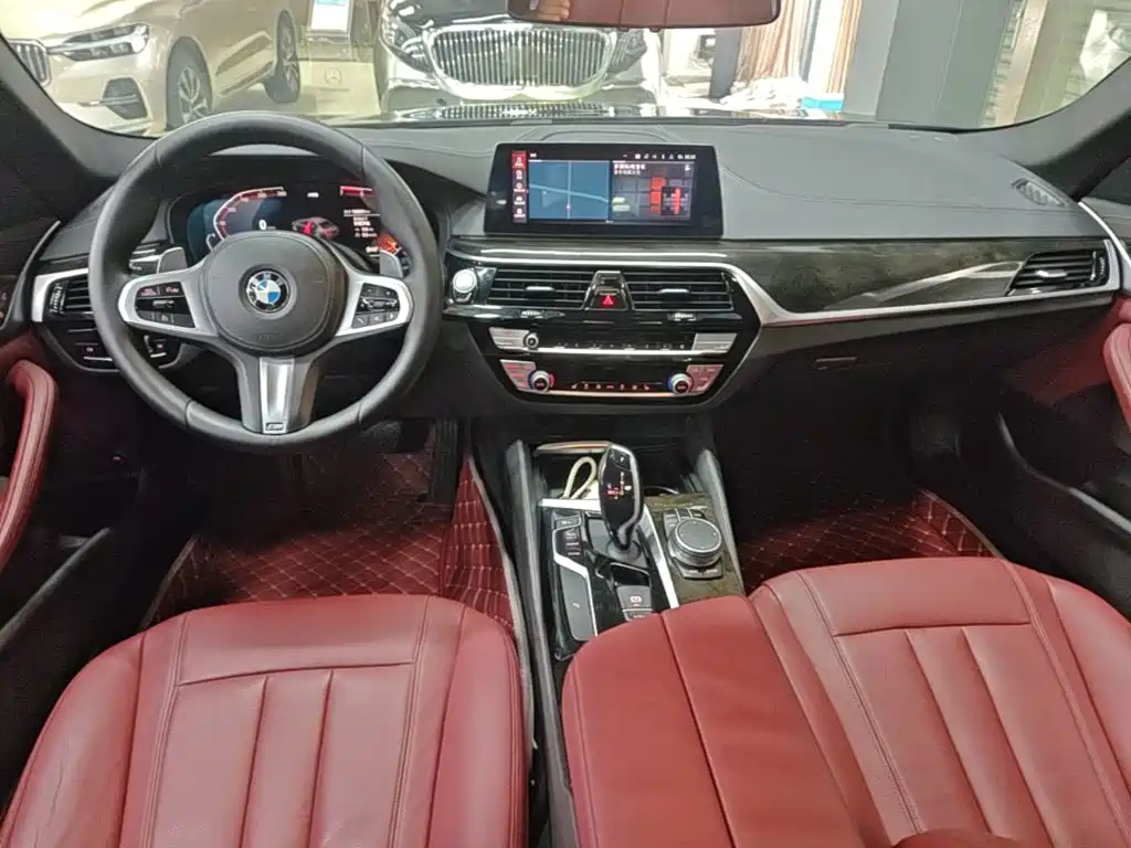 BMW 5 Series — фото 10